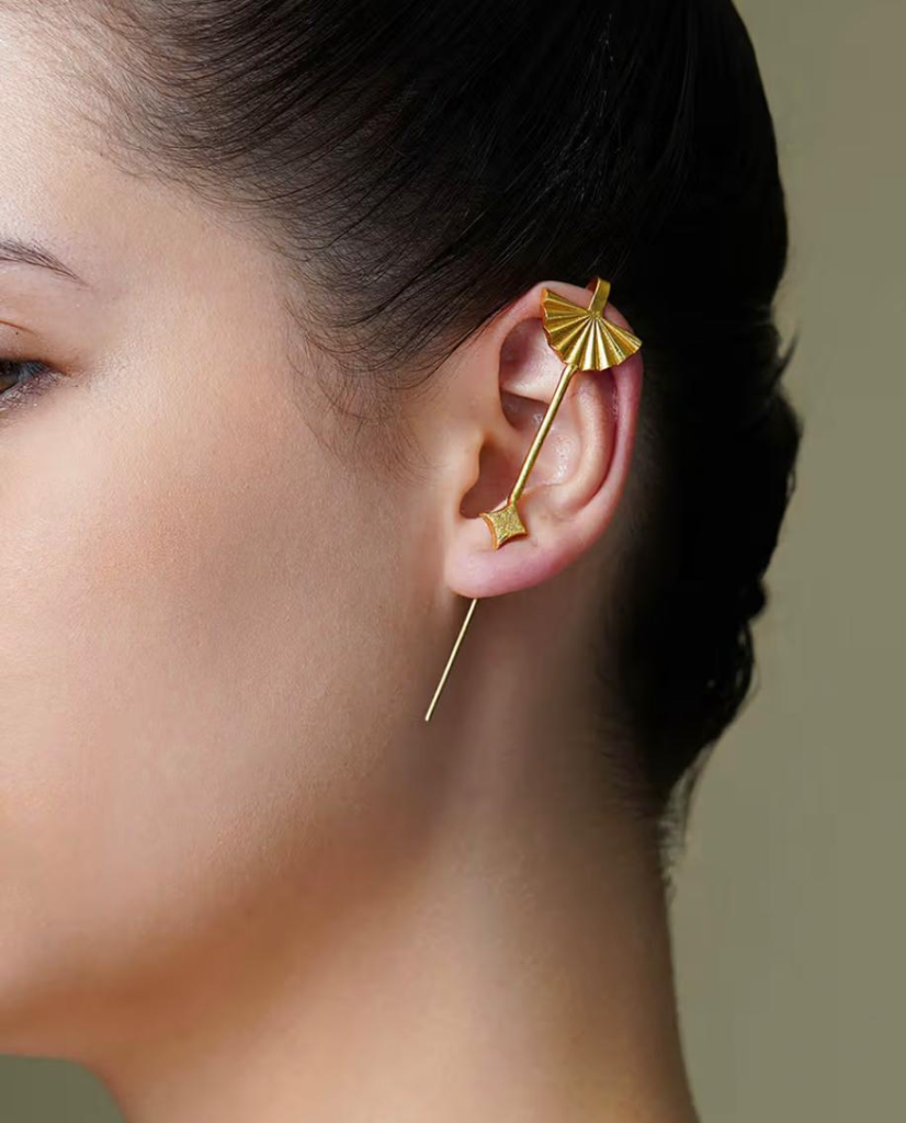 NEEVOQUE Fan Needle Earring on Model